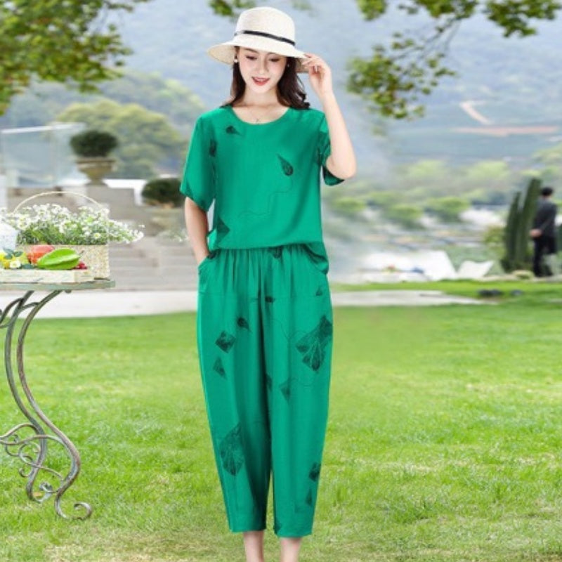 Women’s Printed Short-Sleeved Top & Cropped Pants Set ✨👚👖