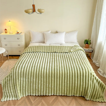 🛏️Thickened Rabbit Plush&Milk Velvet Cover Blanket🍂Wrap up in Ultimate Comfort